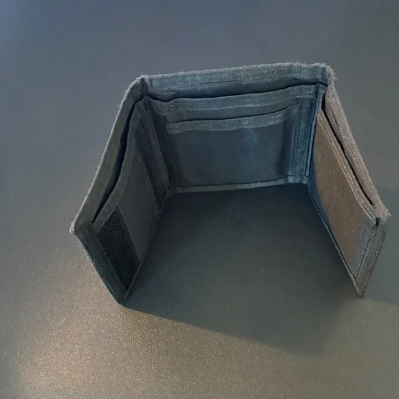 Pokémon Wallet ( Used ) - Picture 3 of 4